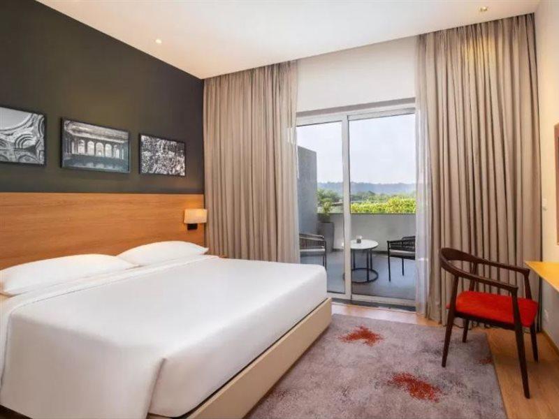 Park Inn By Radisson Gválijar Kültér fotó