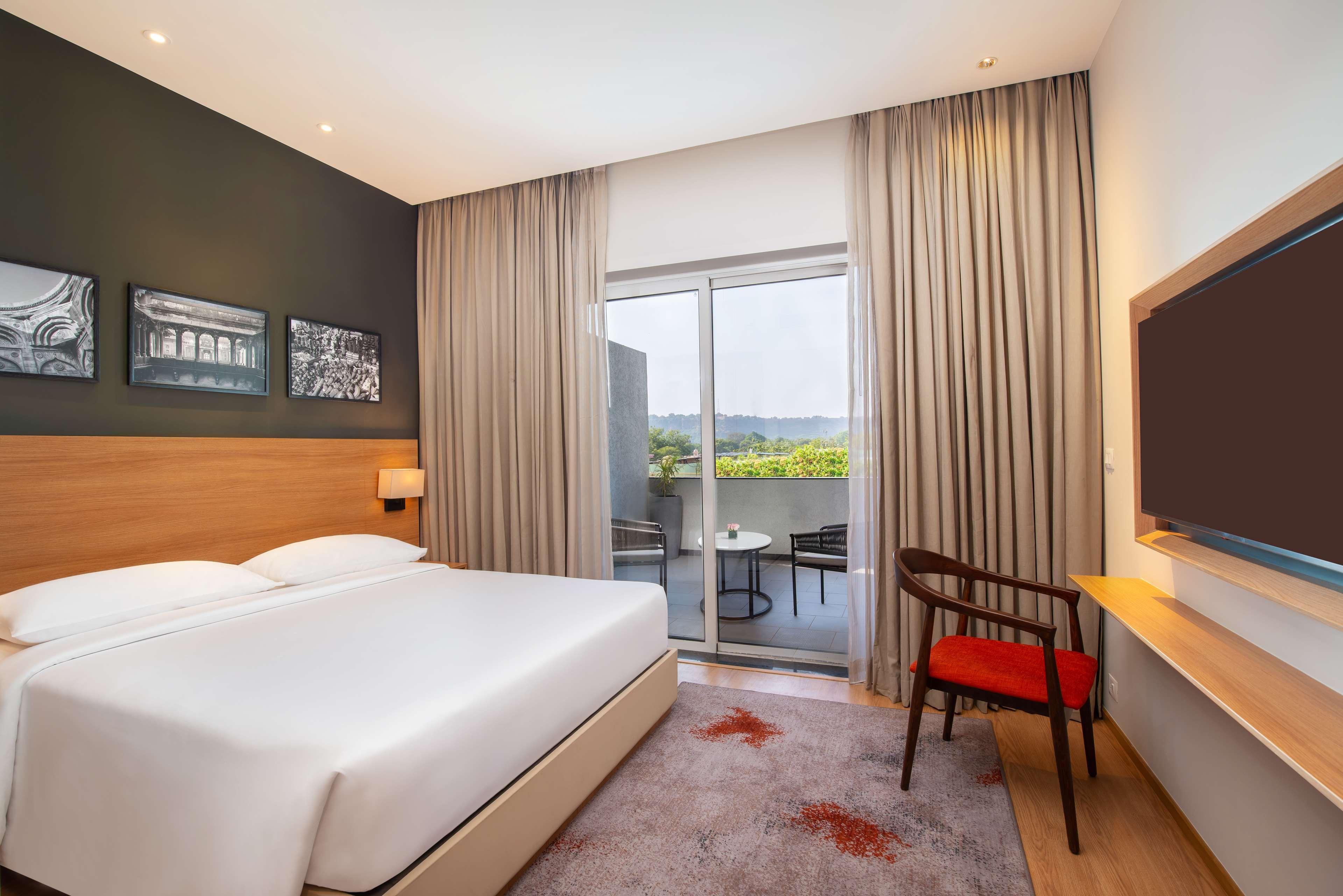 Park Inn By Radisson Gválijar Kültér fotó
