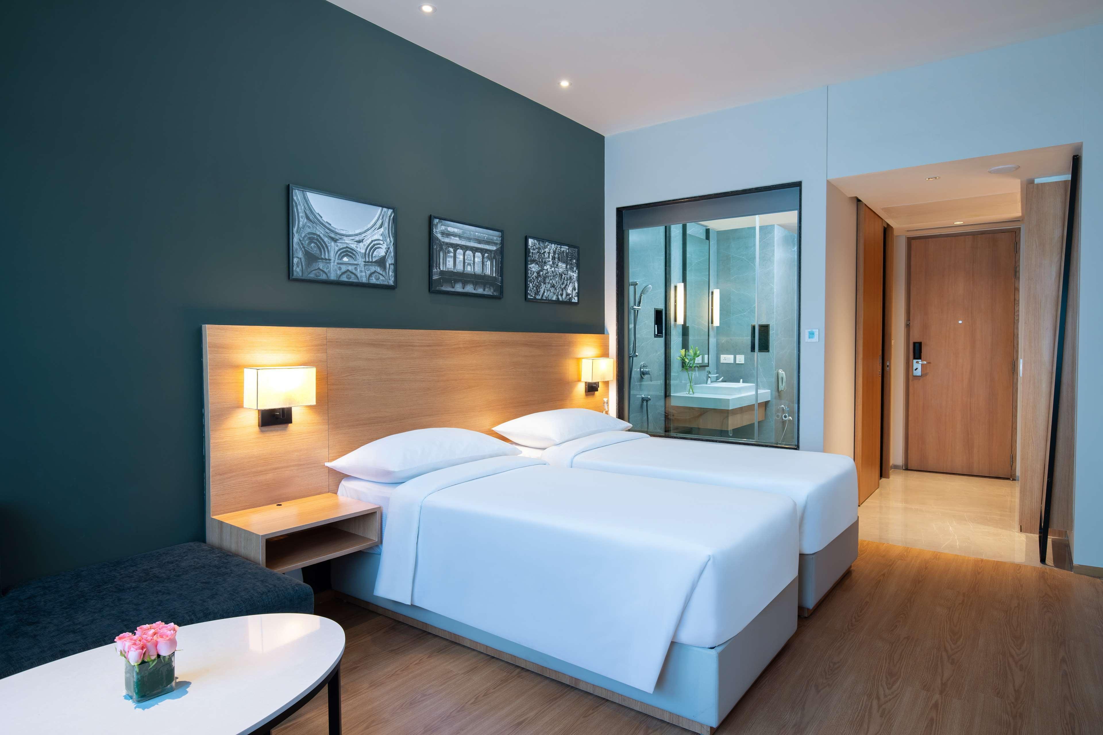 Park Inn By Radisson Gválijar Kültér fotó
