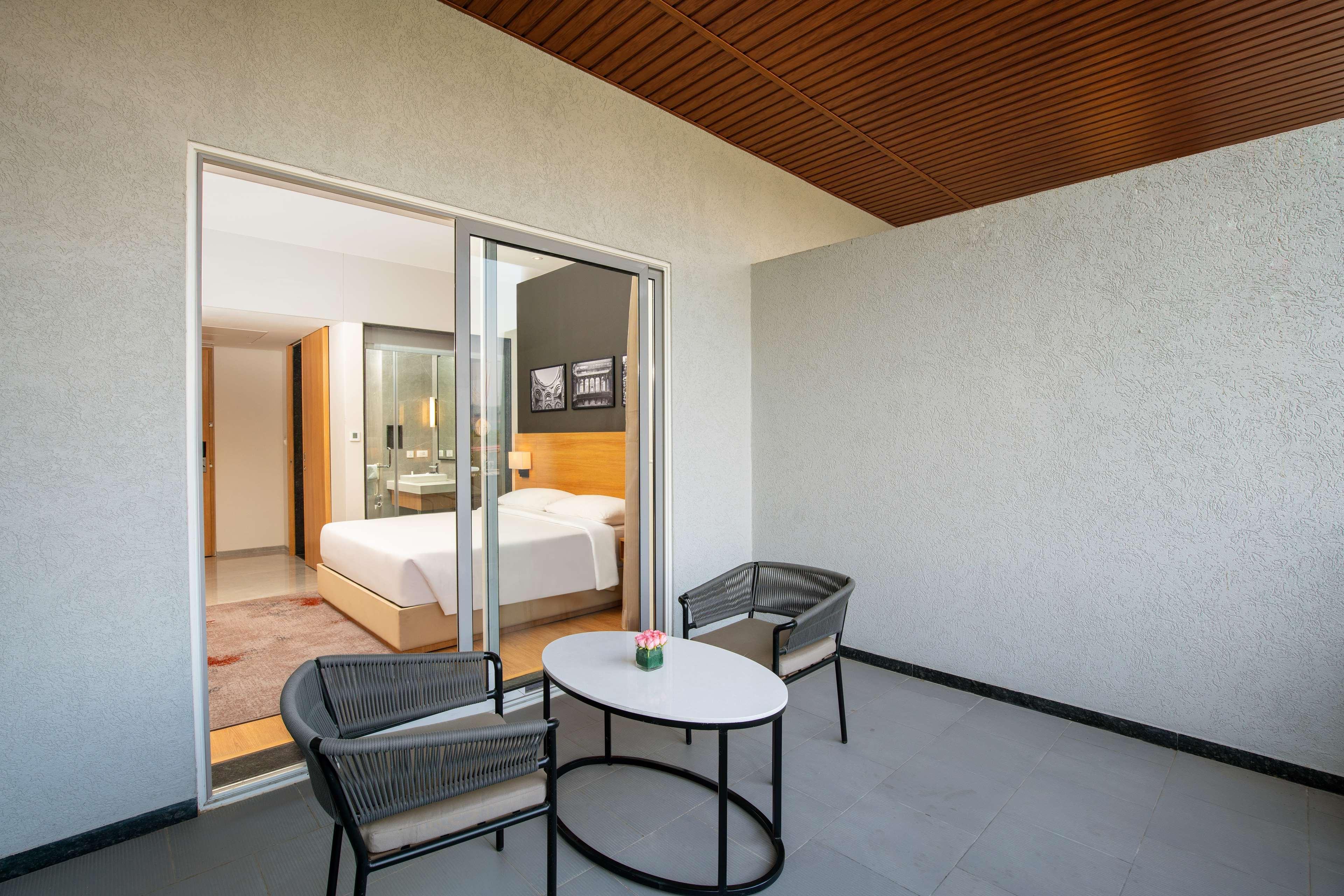Park Inn By Radisson Gválijar Kültér fotó